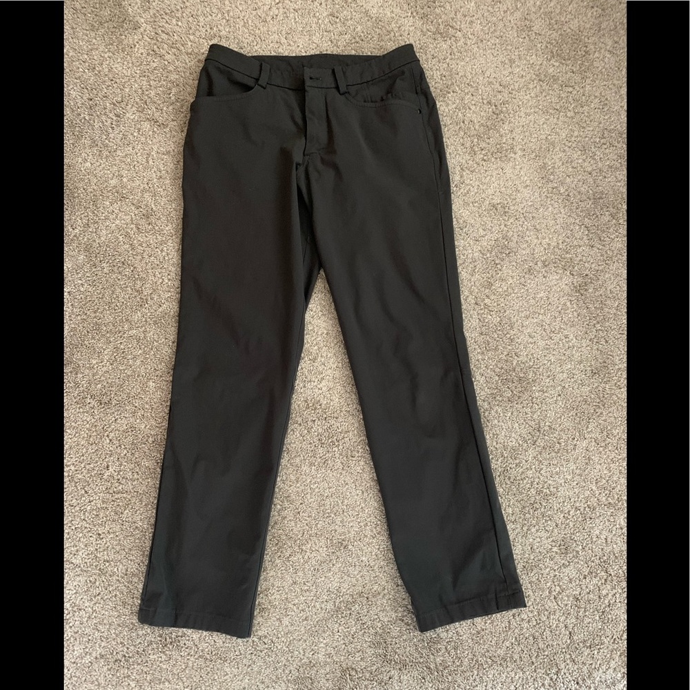 Lululemon men’s dark grey ABC pant